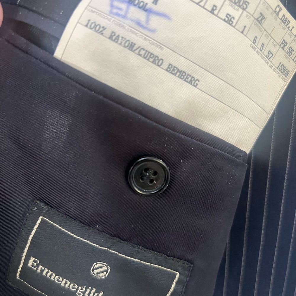 Luxury Erm.  Zegna suit , pin stripe, cuffs, Made in Italy,  PERFECT  , size 46 - Picture 8 of 10
